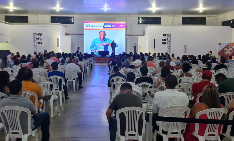 Mais de 300 pessoas, entre empreendedores e produtores da agricultura familiar, participaram do Dia da Oportunidade em Coxim