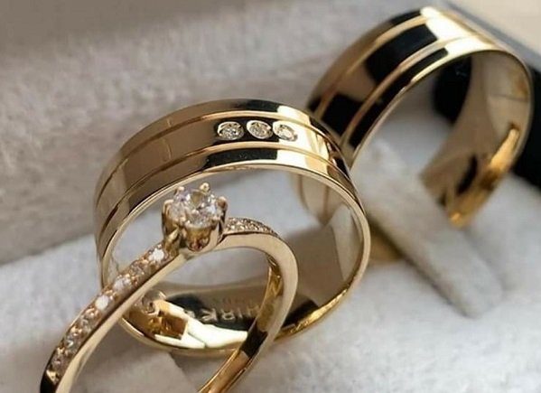 Na Empire Store, alian&ccedil;as de moeda s&atilde;o feitas artesanalmente