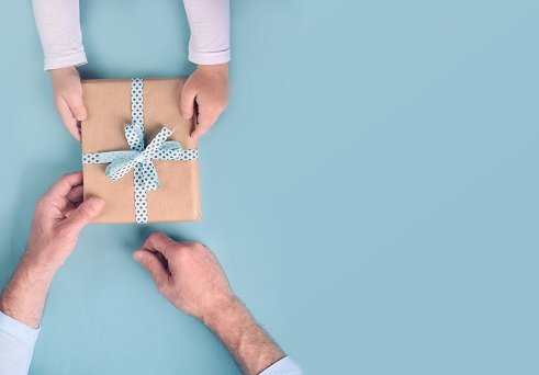 Entre os que ir&atilde;o presentar, a prefer&ecirc;ncia da maioria &eacute; por roupa