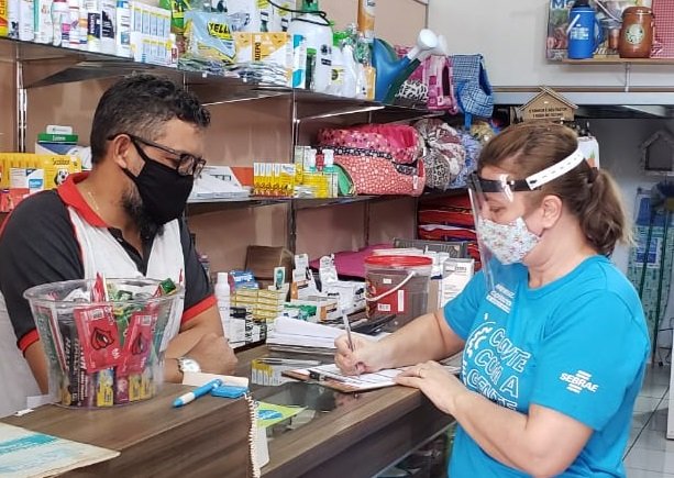 Agente orienta sobre protocolos de seguran&ccedil;a