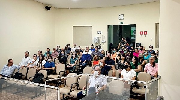 Popula&ccedil;&atilde;o acompanha lan&ccedil;amento do Portal Rio Verde Empreende na C&acirc;mara Municipal